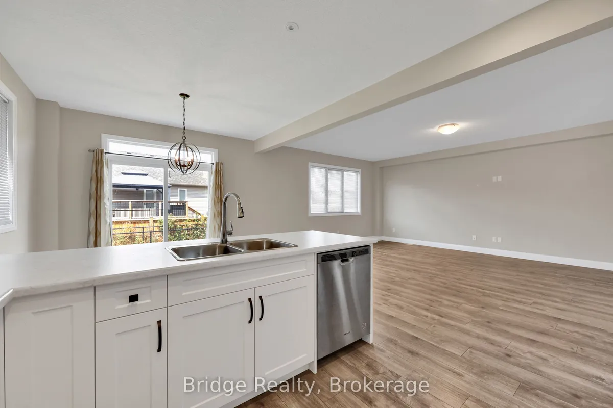 66 Cash Crescent, ON N5C 0E2