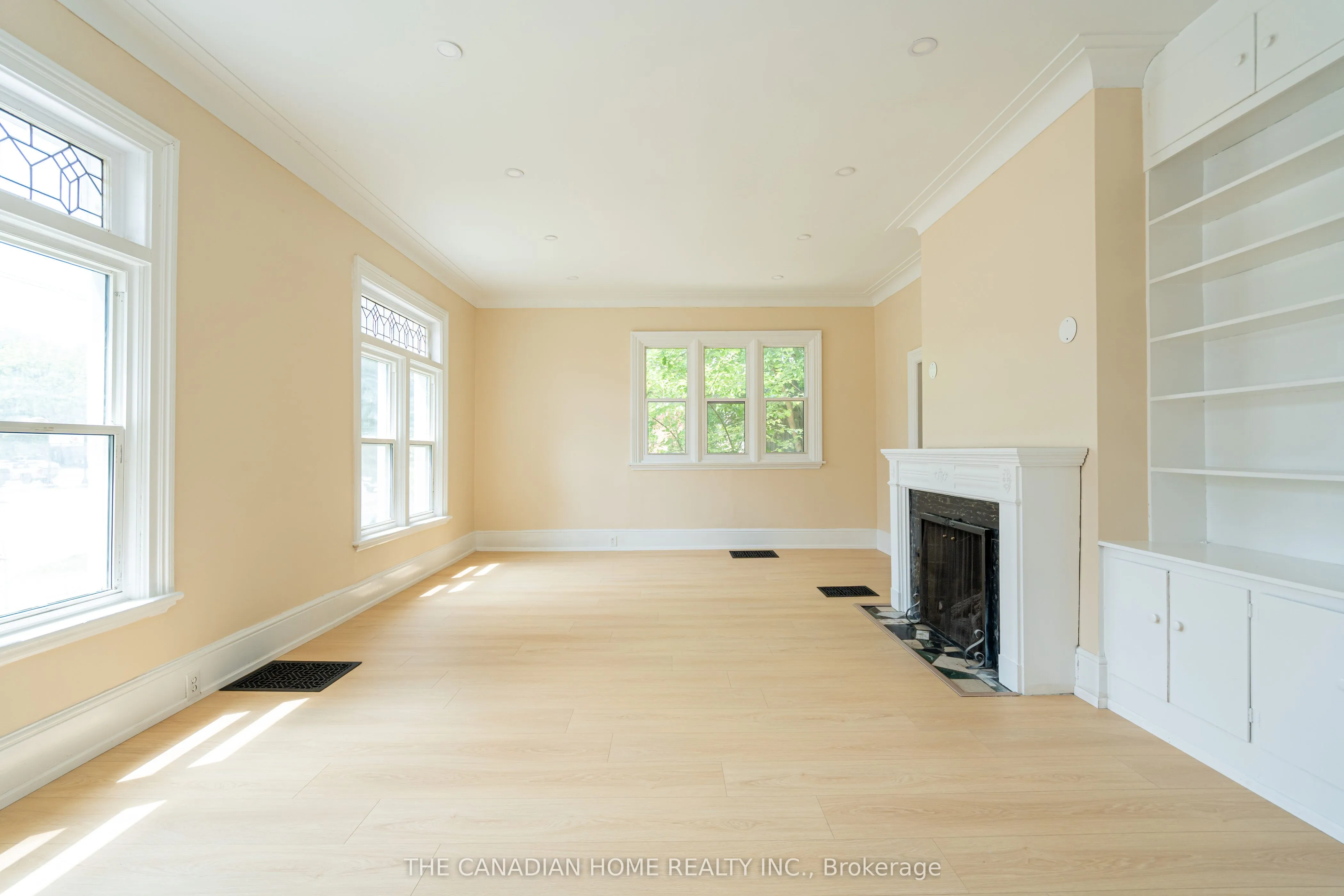 820 Colborne Street, ON N3S 3S4