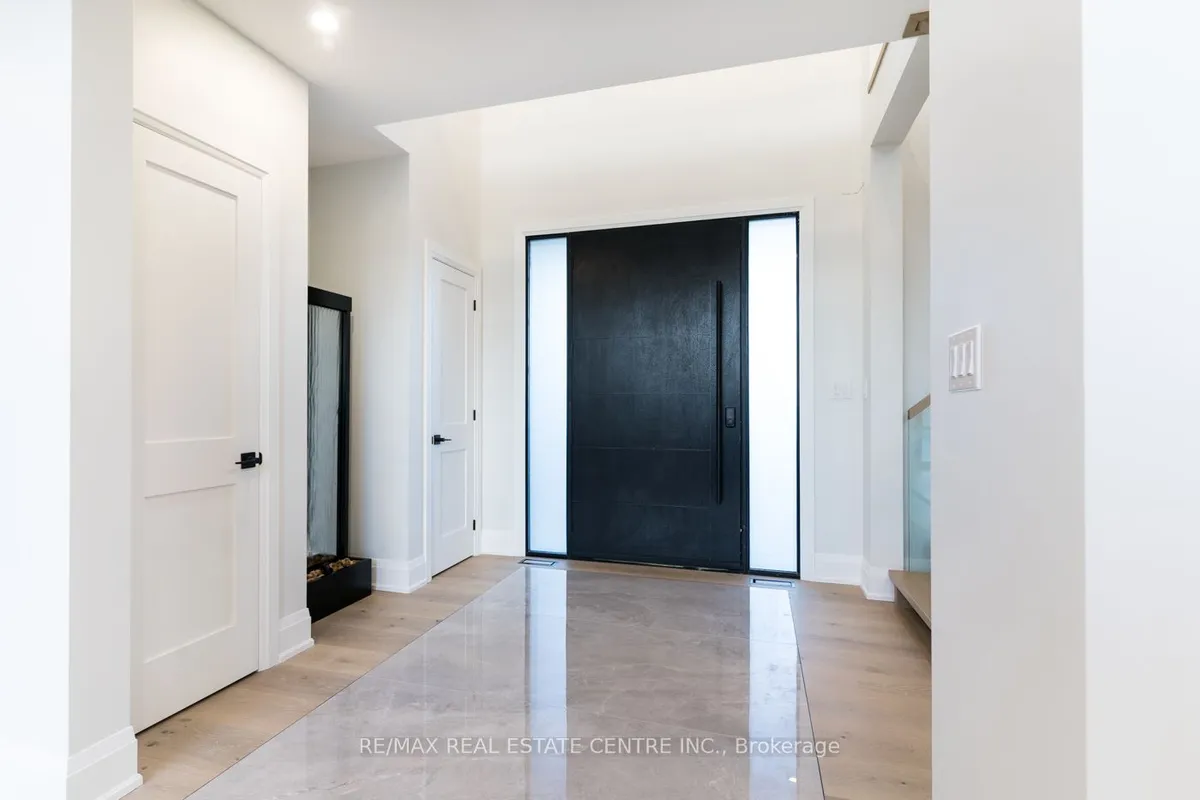 256 Mountain Road, ON L3M 4E7