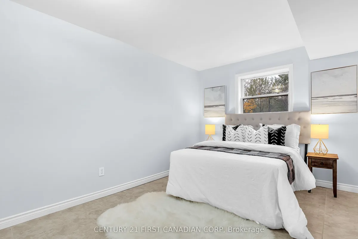 92 Golfdale Crescent, ON N6C 5P5