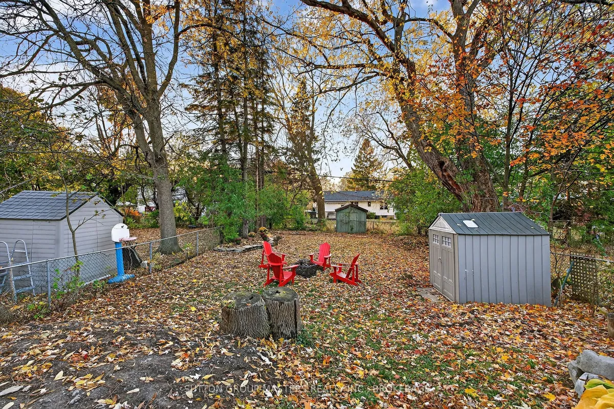 806 Portsmouth Avenue, ON K7M 1W7