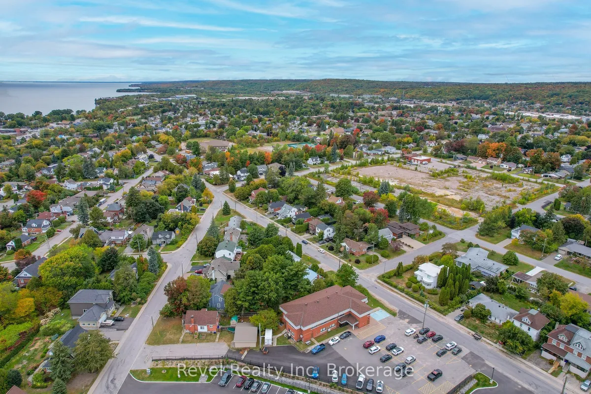 707 Bloem Street, ON P1B 4Z5