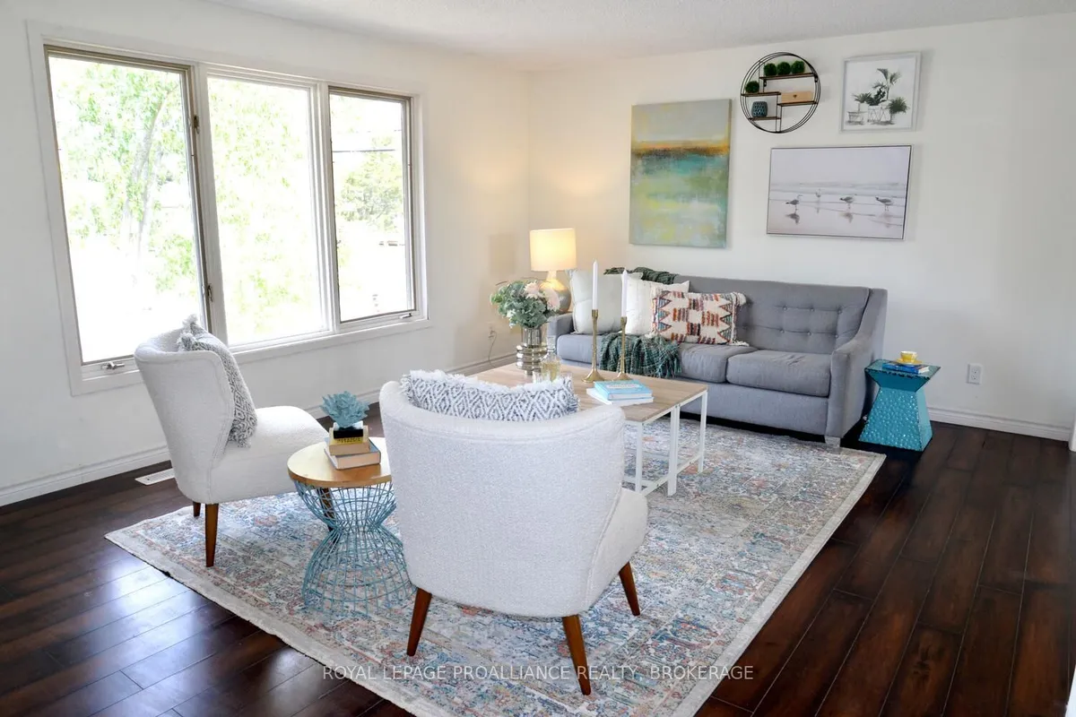 5 South Street, ON K0H 2H0