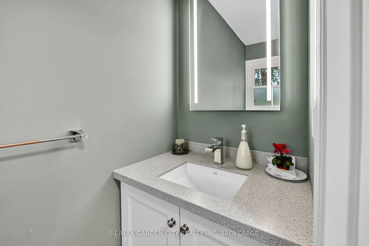 39 Orchard Parkway, ON L3M 3B1