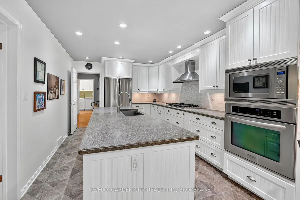 39 Orchard Parkway, ON L3M 3B1