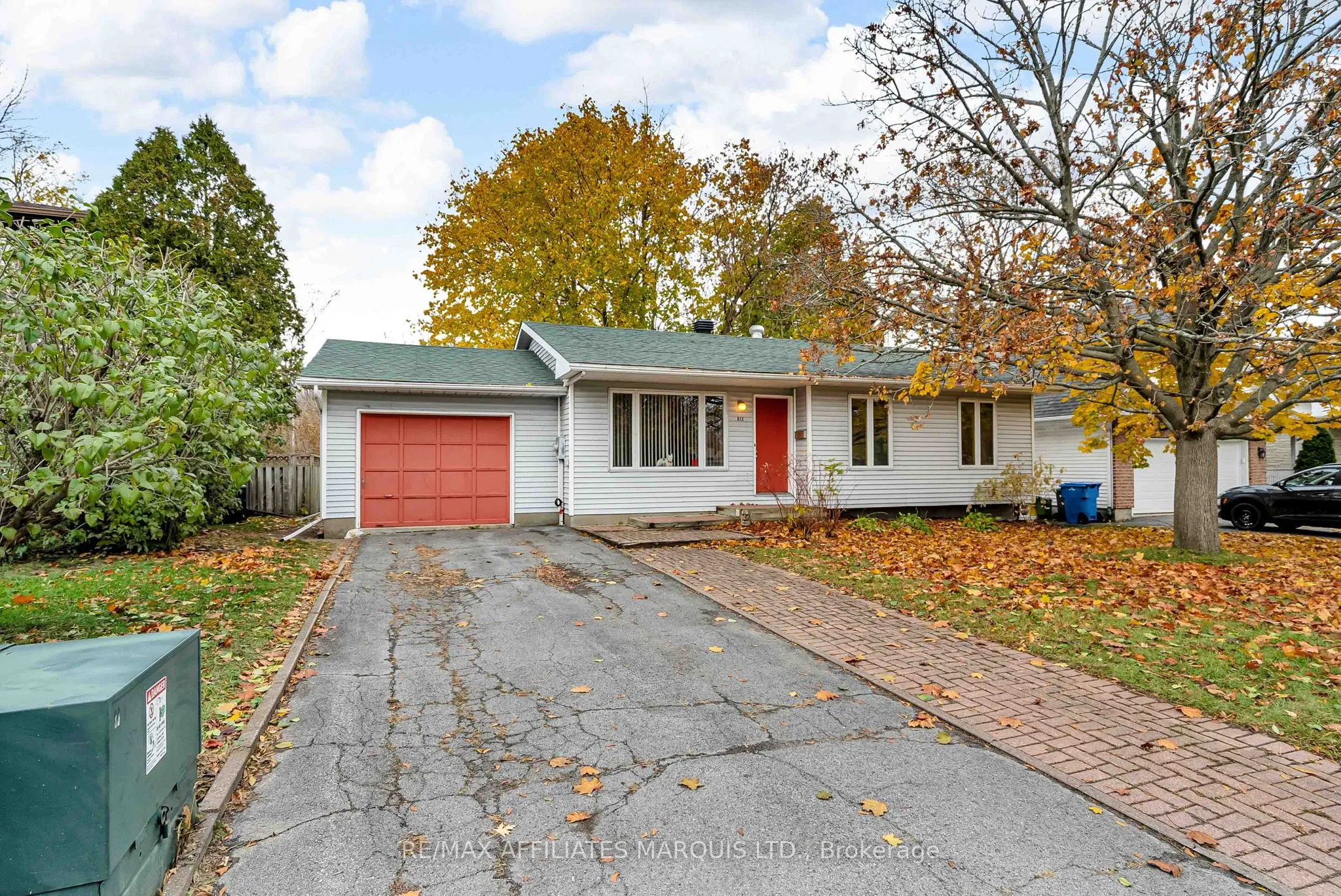 812 Kenyon Crescent, ON K6H 6Z2