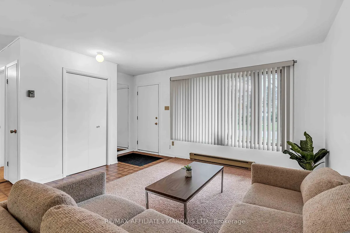 812 Kenyon Crescent, ON K6H 6Z2