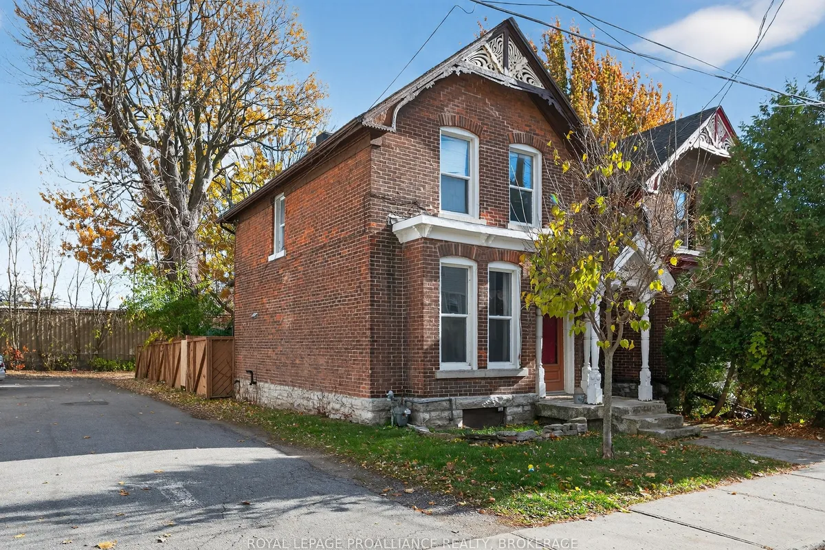 407 Bagot Street, ON K7K 3C1