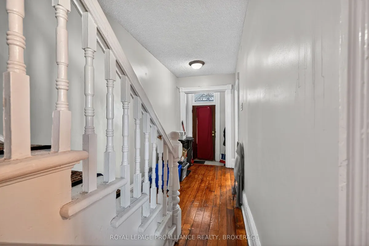 407 Bagot Street, ON K7K 3C1