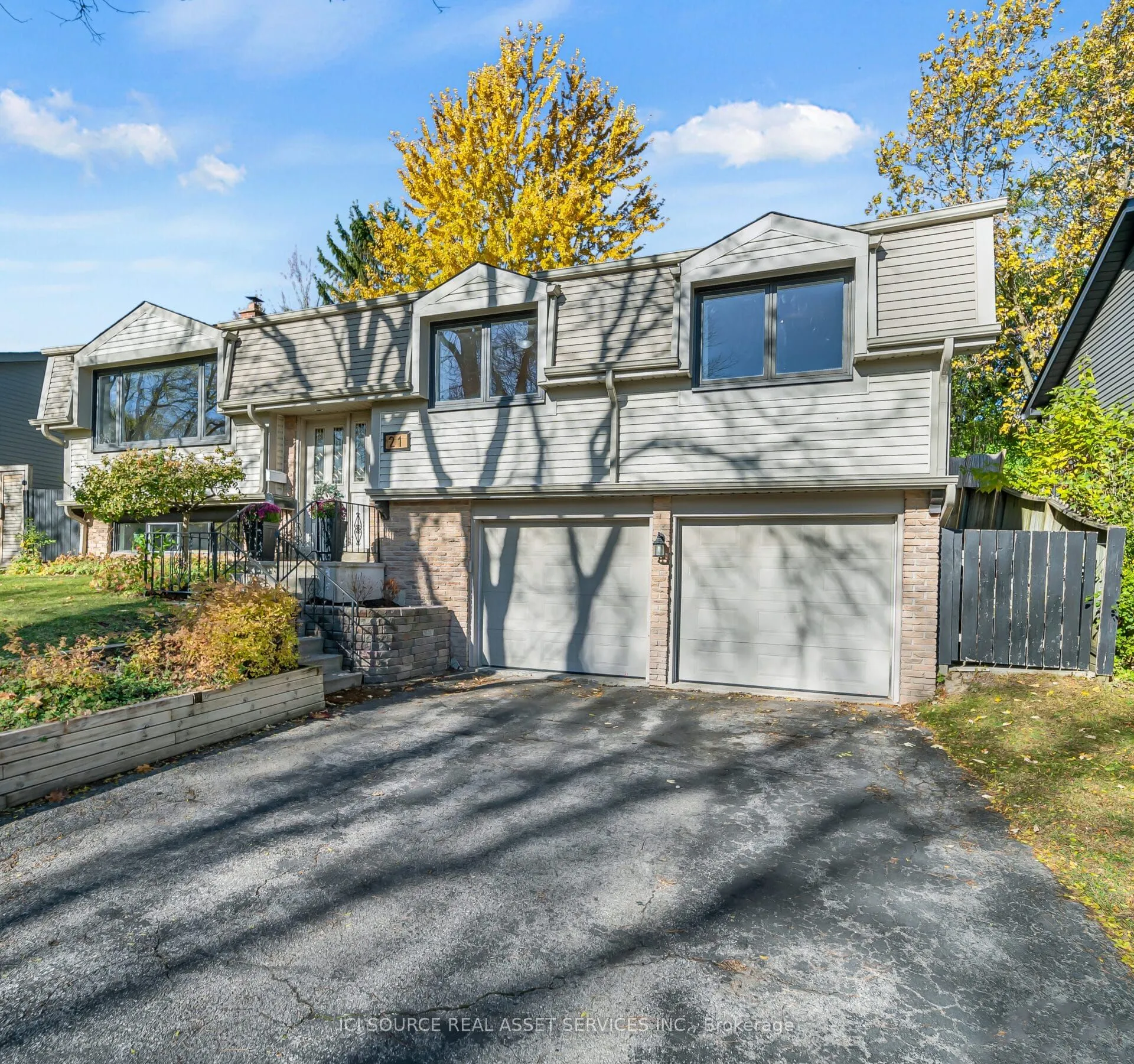 21 Woodridge Drive, ON N1H 7E3