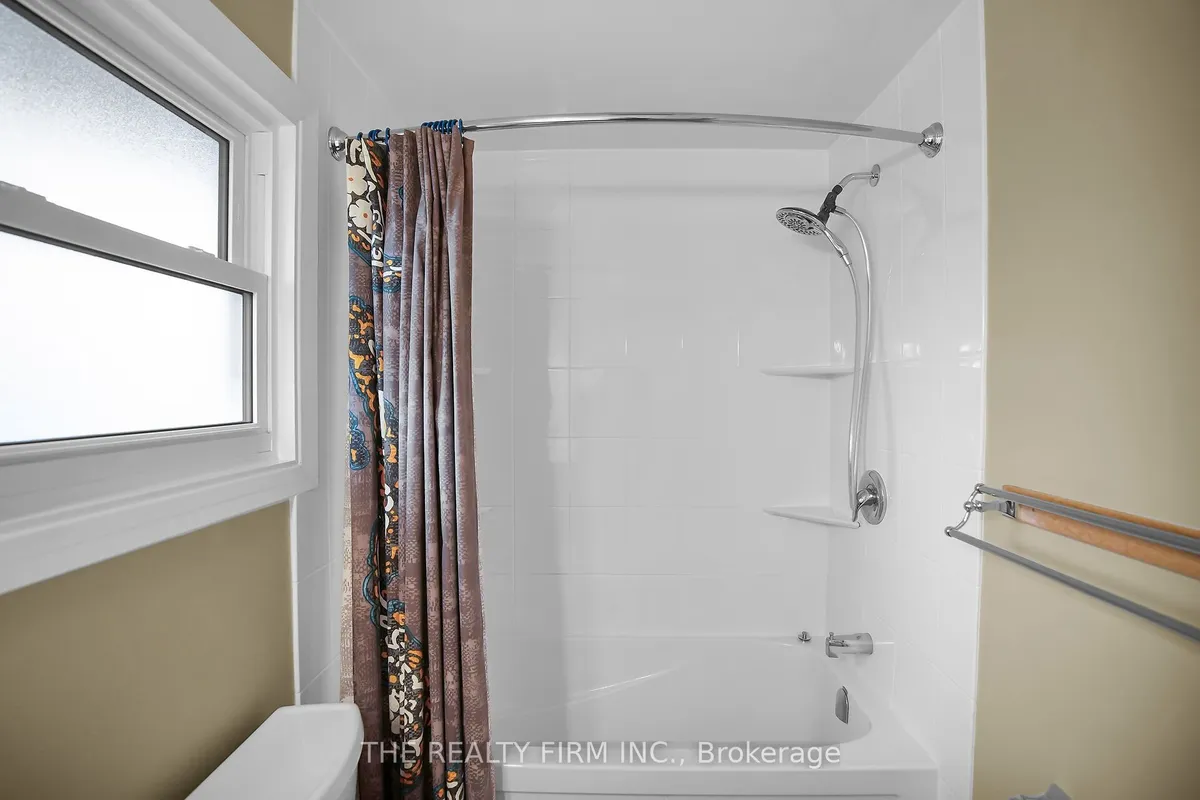 35 Rostherne Crescent, ON N6E 1Y3