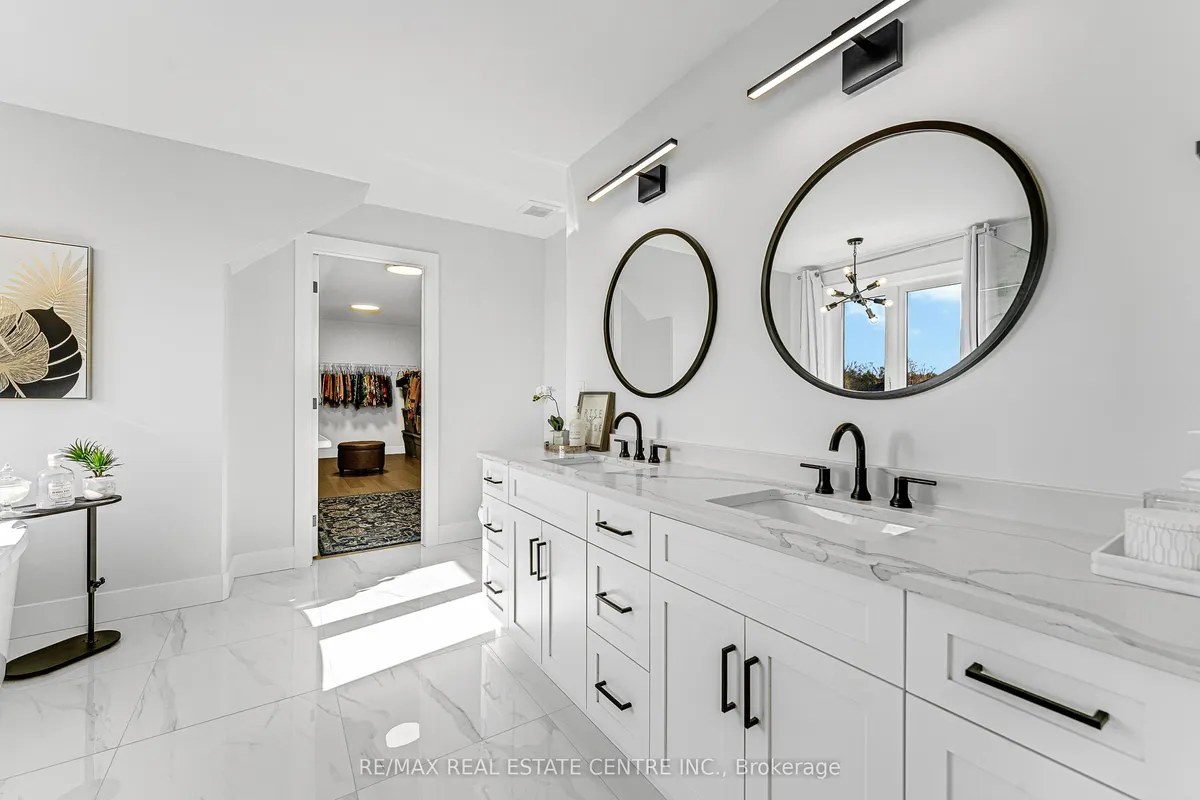 77 Noble Court, ON N9V 0G8