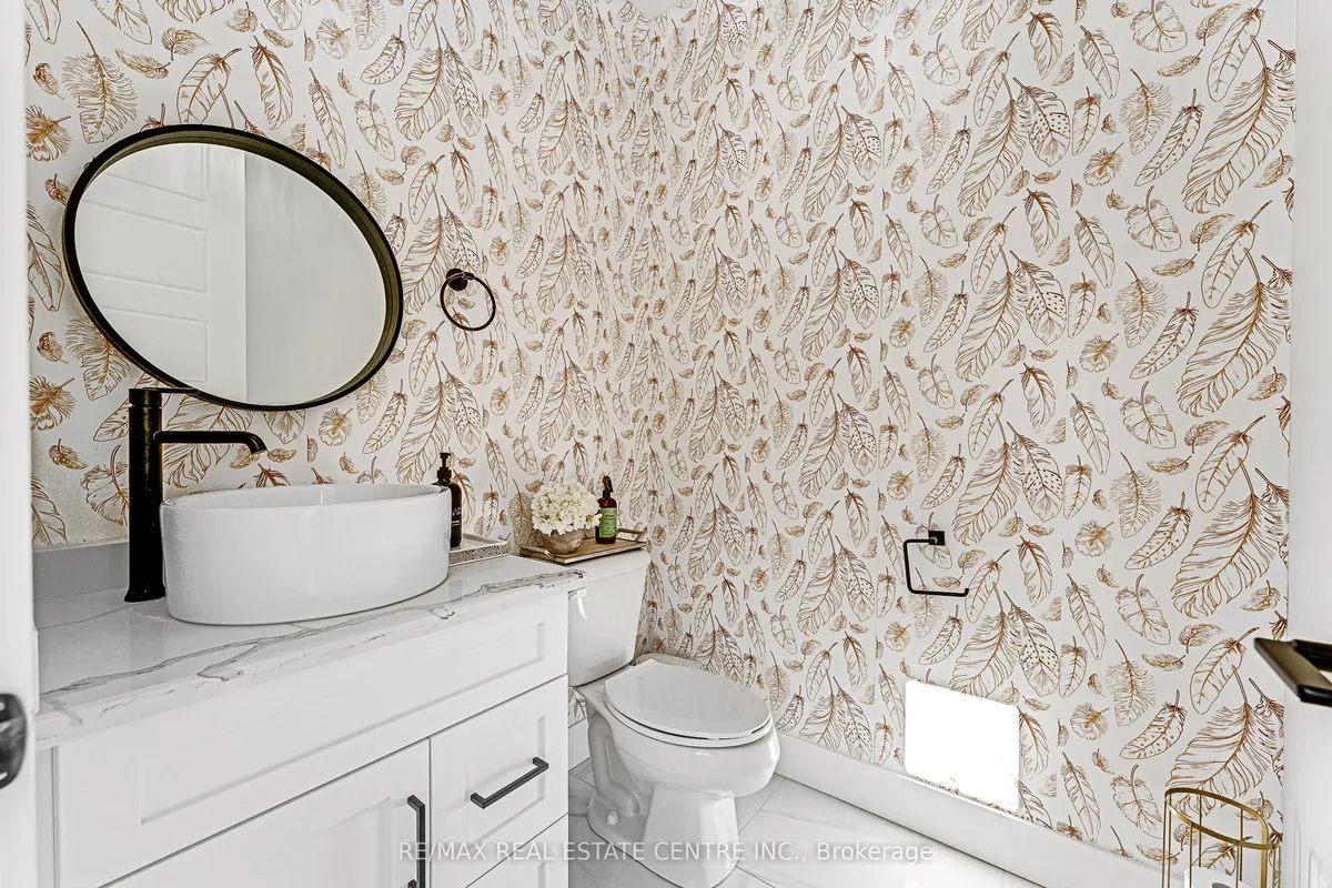 77 Noble Court, ON N9V 0G8