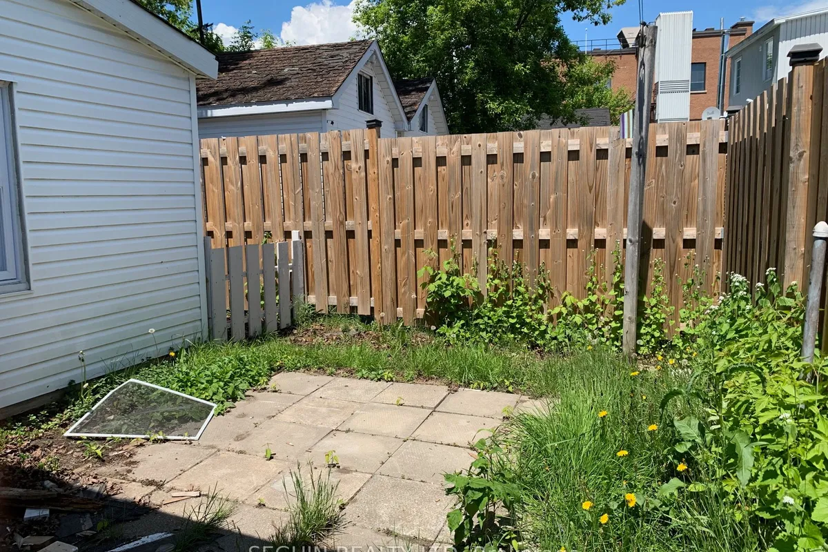 223-225 Higginson Street, ON K6A 1G6