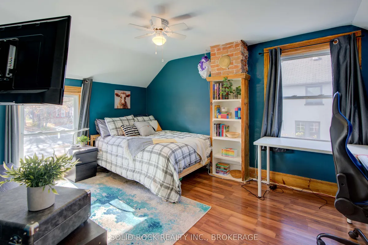 204 King Street, ON K7G 2G6