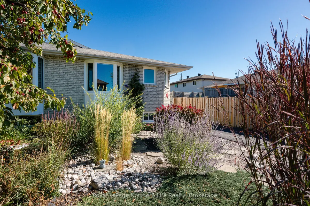 42 Balmoral Crescent, ON P1A 4H5