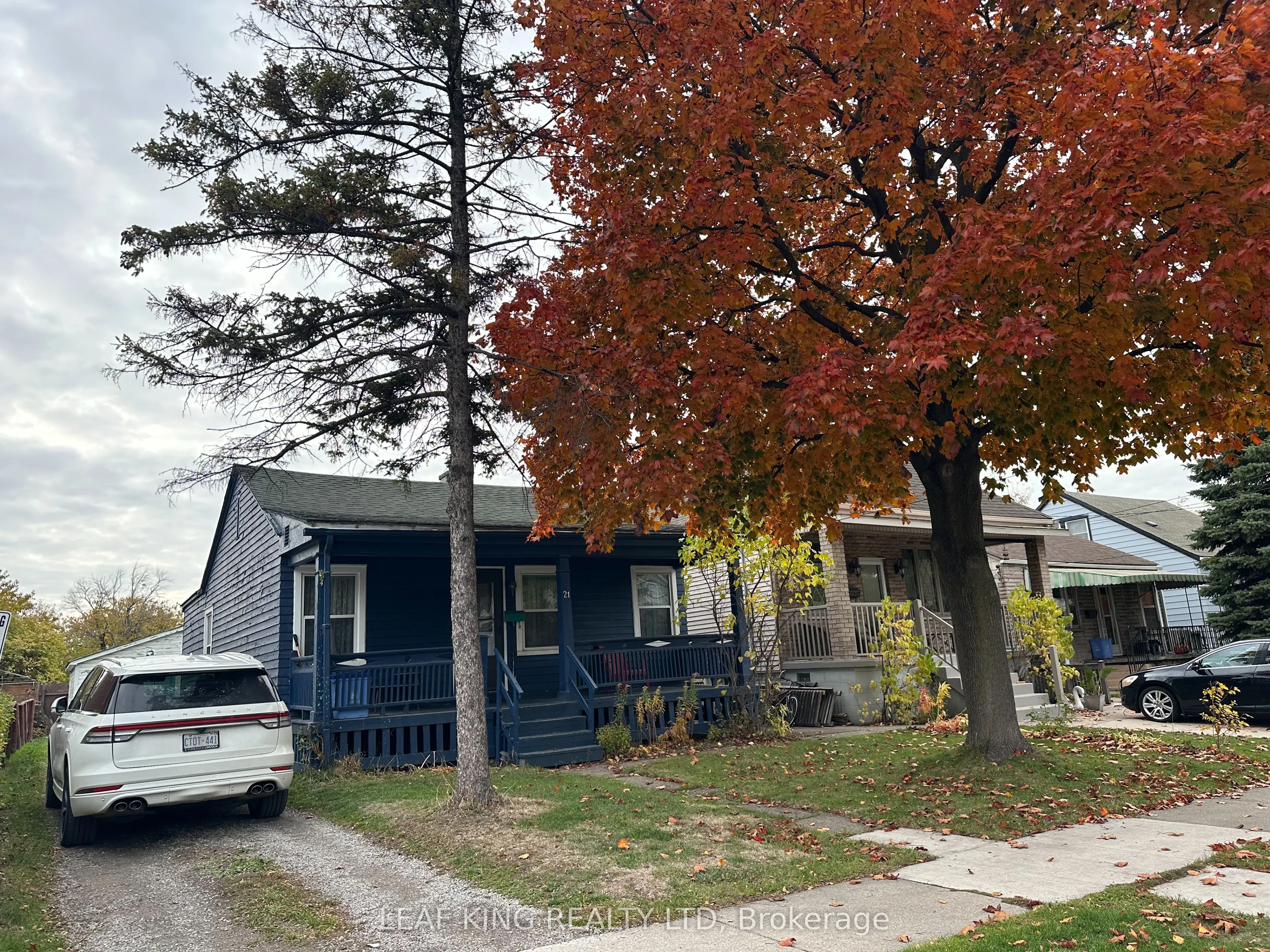 21 Stapleton Avenue, ON L8H 3N4