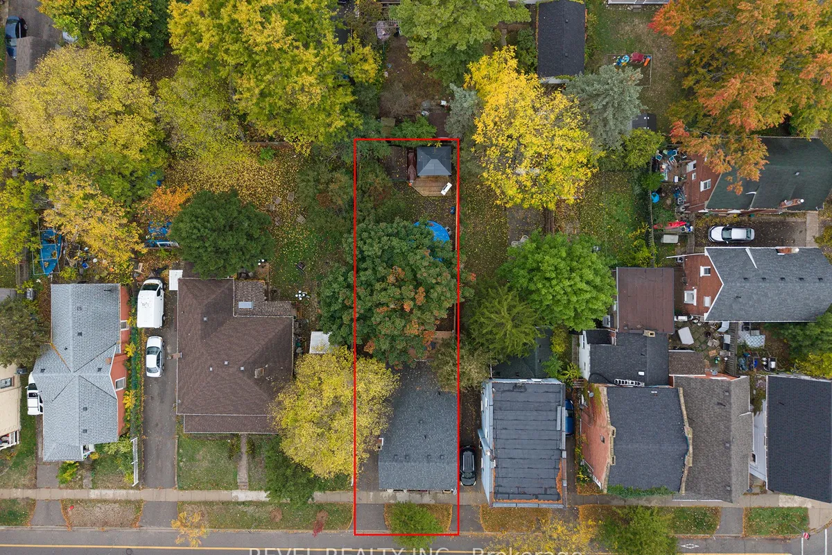 82 Albion Street, ON N3T 3M4