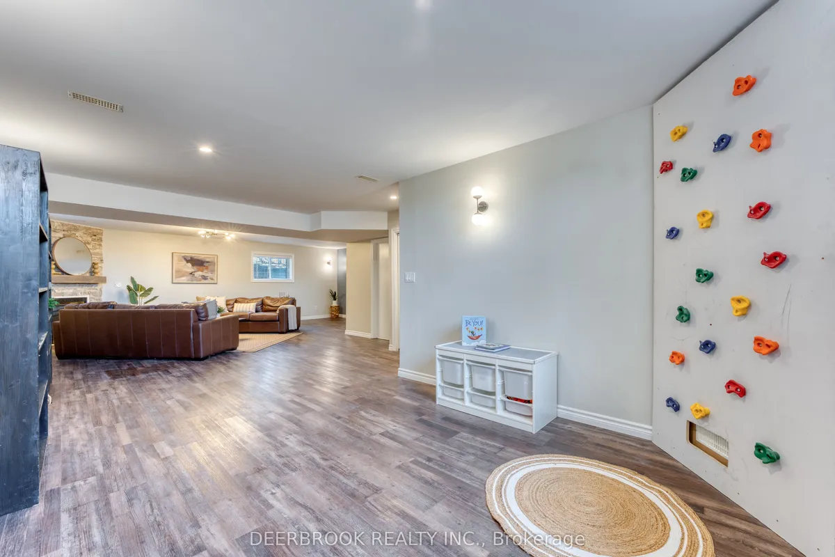 4335 St. Clair Avenue, ON N9H 2N3