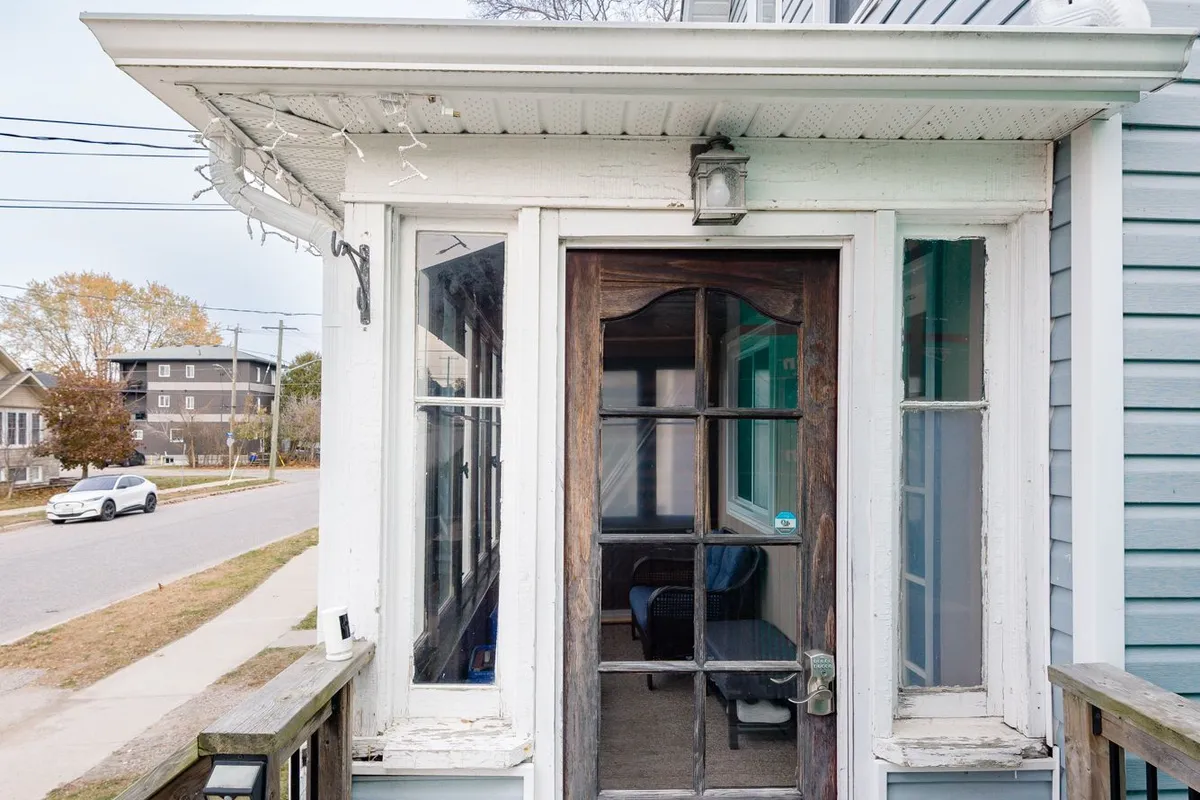 737 Wyld Street, ON P1B 2A2