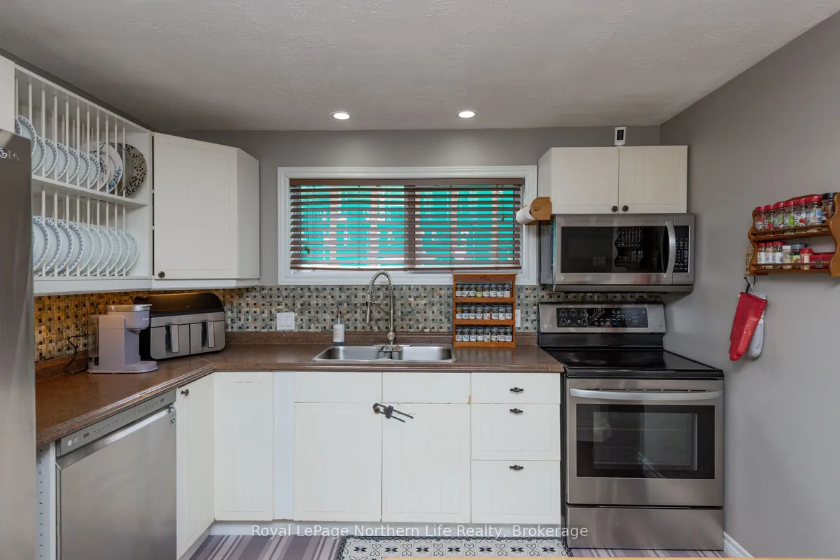 737 Wyld Street, ON P1B 2A2