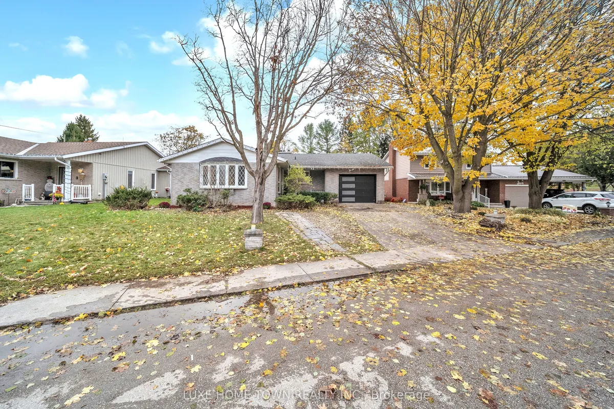 5 Centennial Drive, ON N0G 2V0