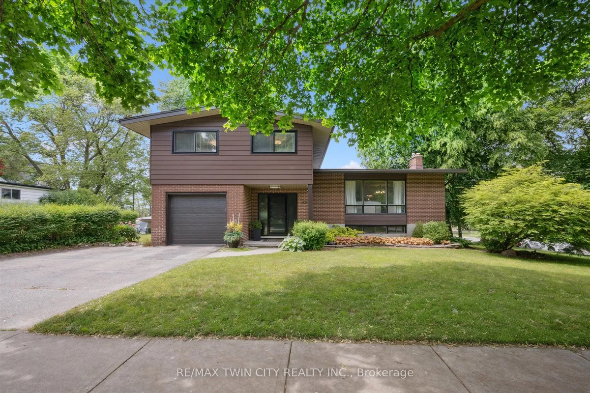 321 Dixon Street, ON N2G 3G1