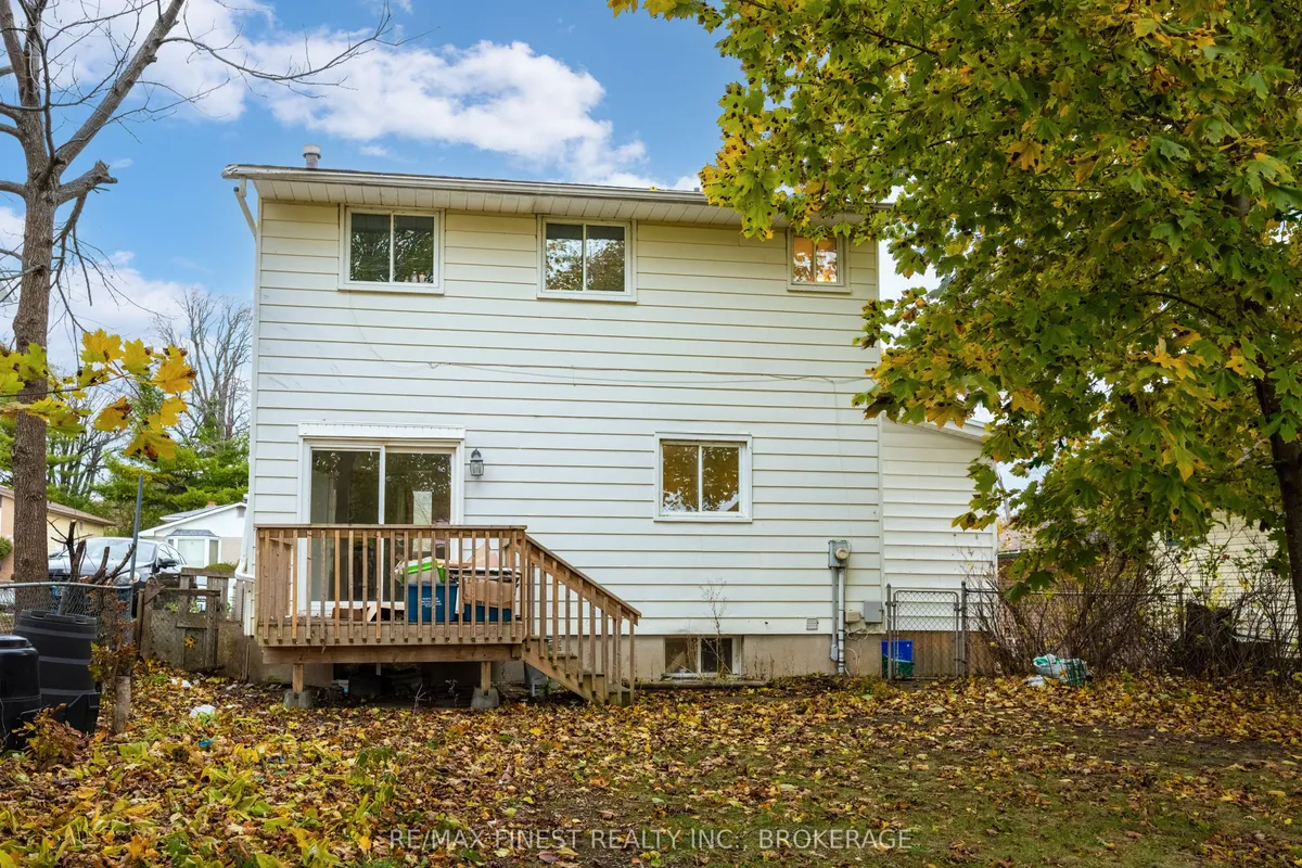 136 CALDERWOOD Drive, ON K7M 6M3