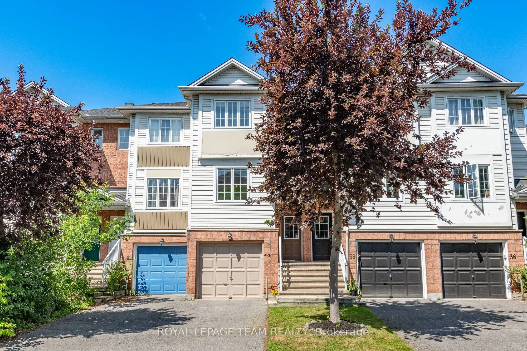 40 Manhattan Crescent, ON K2C 4B5