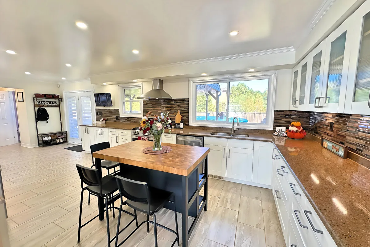 6 Vine Road, ON L3M 5A2