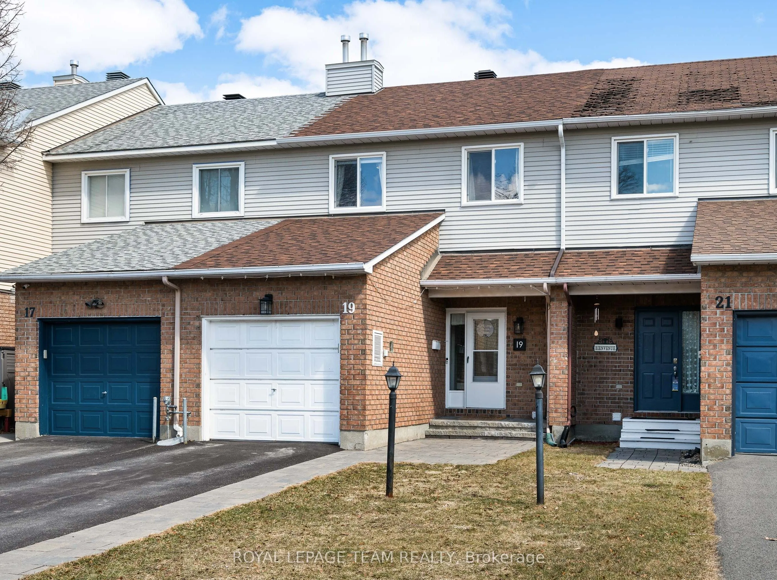 19 Armadale Crescent, ON K2J 4A4