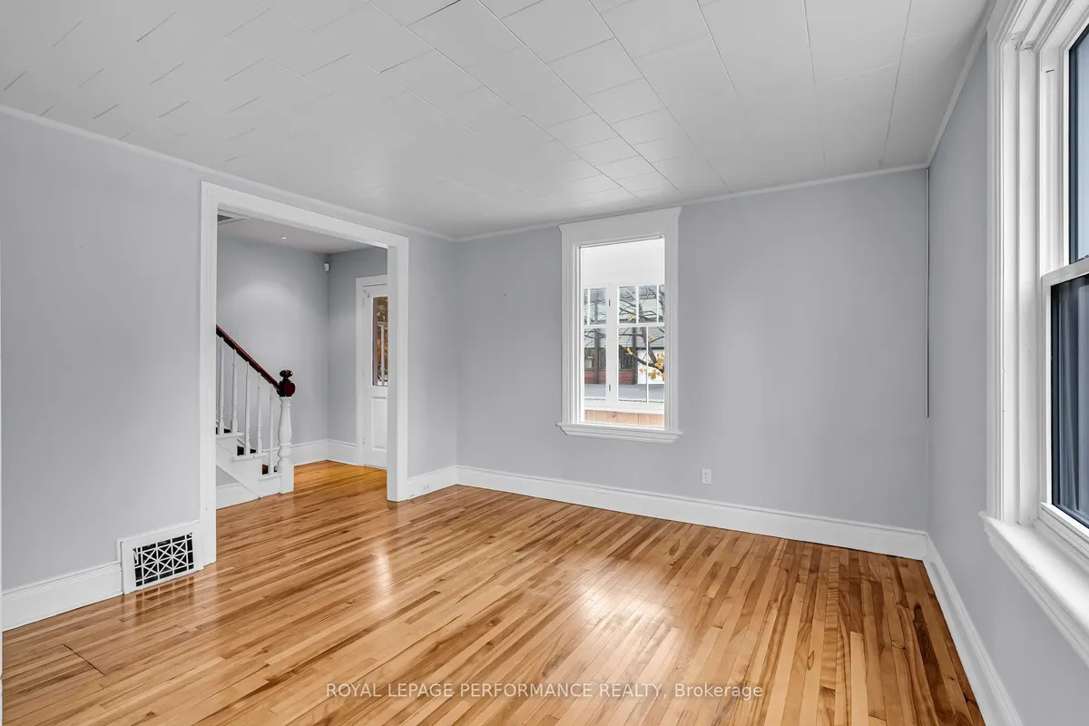 115 Fifth Street, ON K6H 2L6