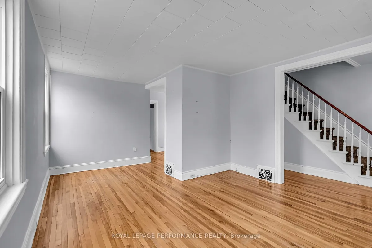 115 Fifth Street, ON K6H 2L6