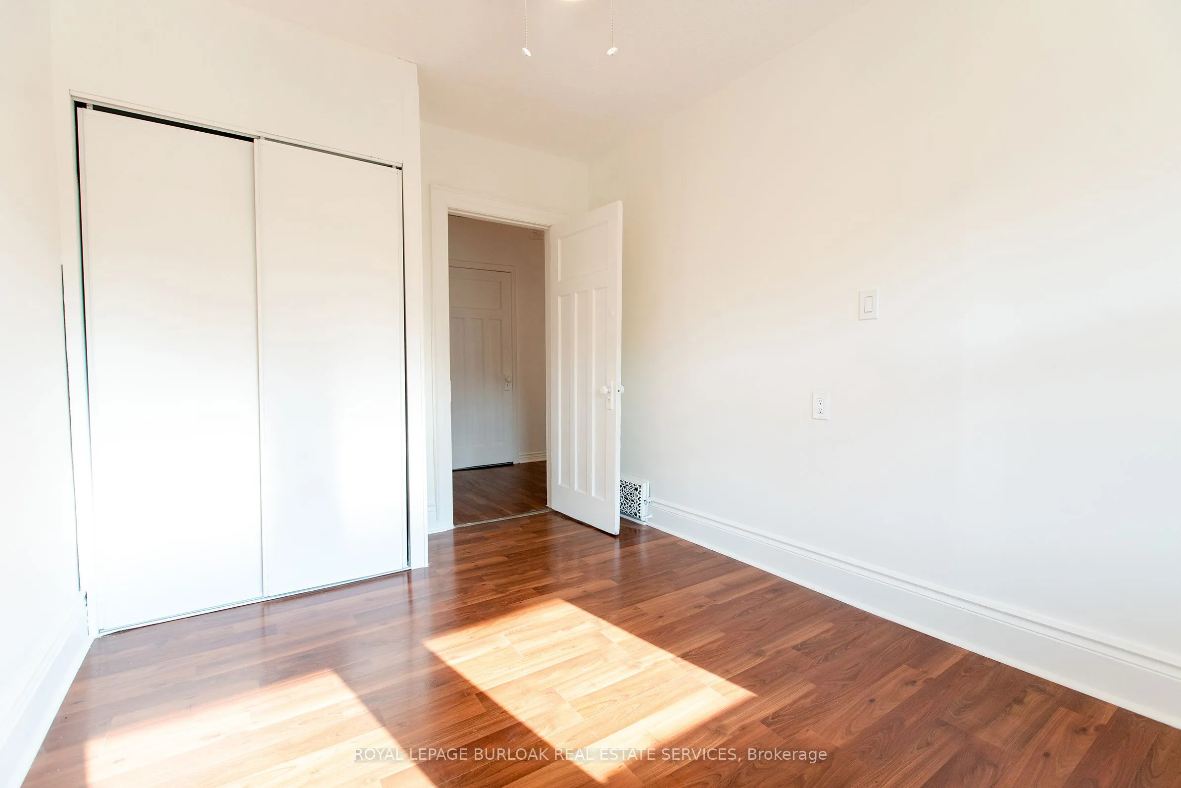 49 Province Street, ON L8K 2K7