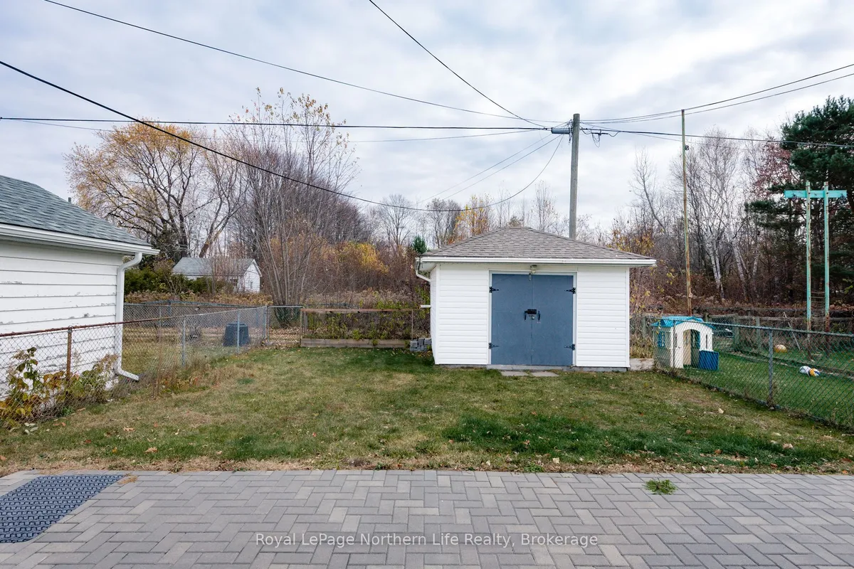 764 O'Brien Street, ON P1B 5W7