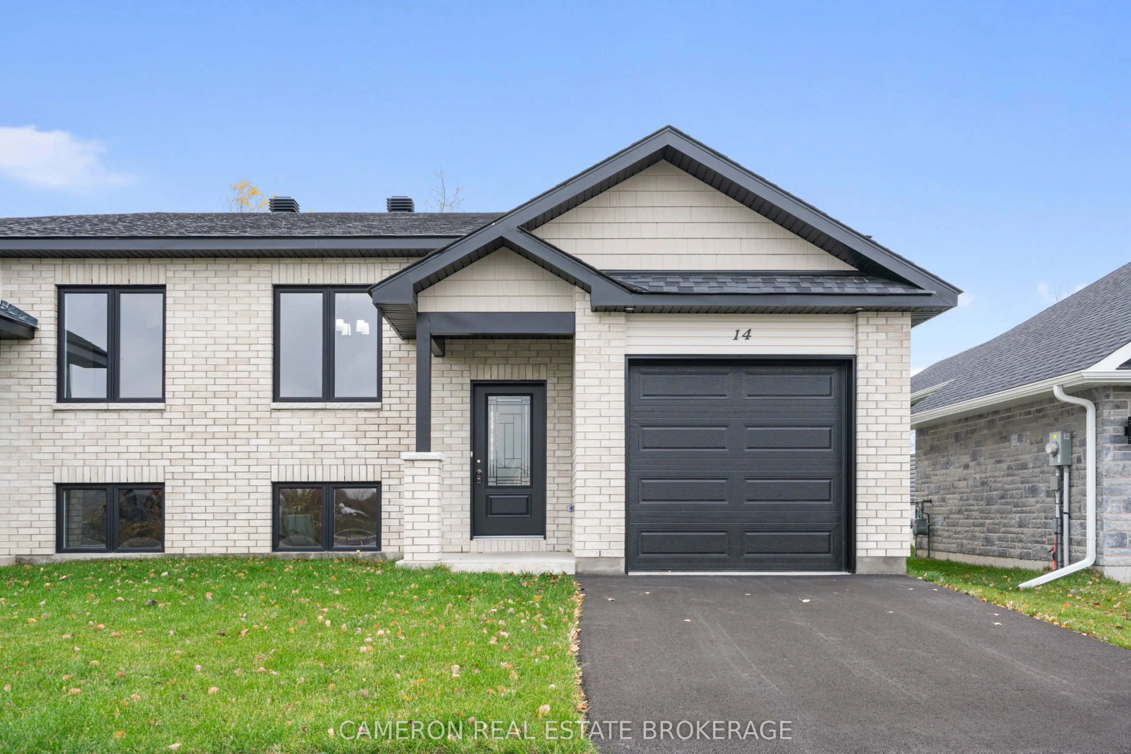 14 Portland Drive, ON K6H 0J4