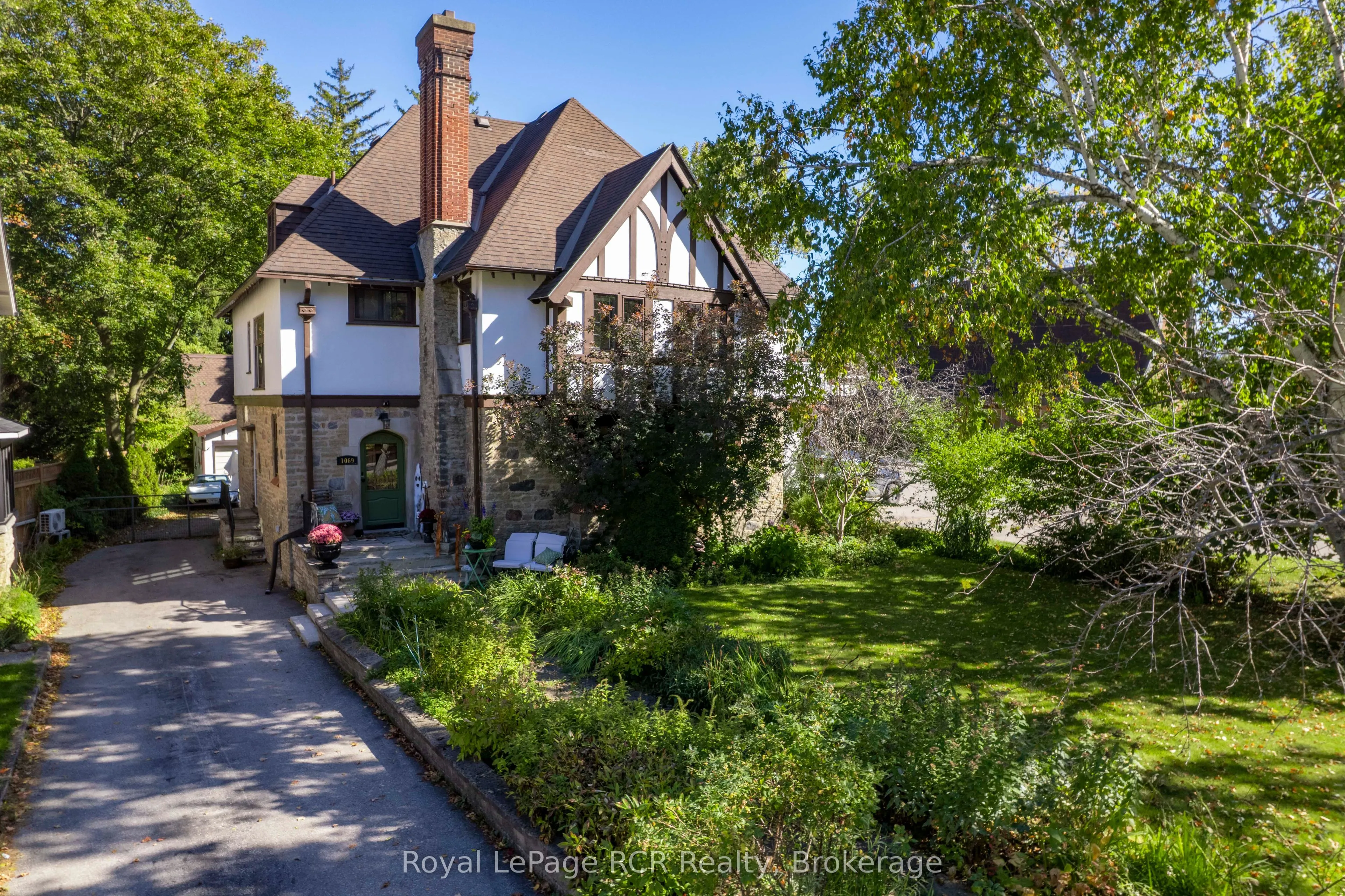 1069 4th Avenue, ON N4K 4W1