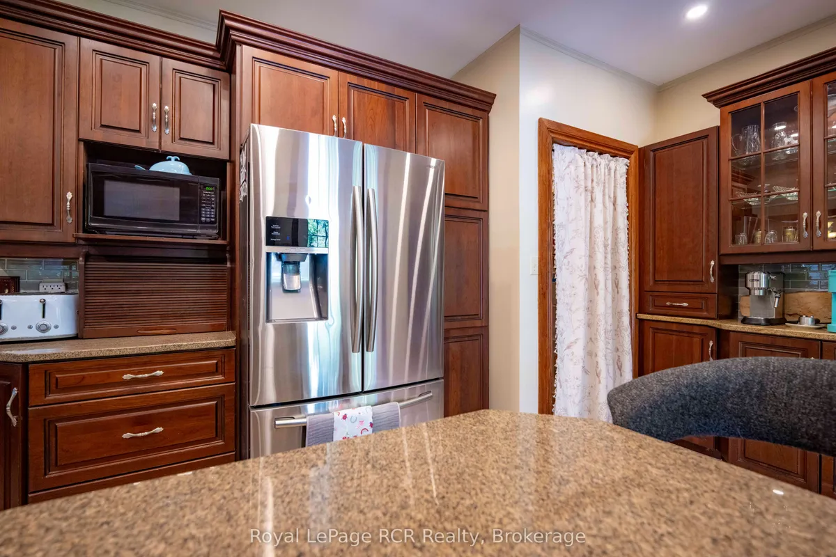 1069 4th Avenue, ON N4K 4W1