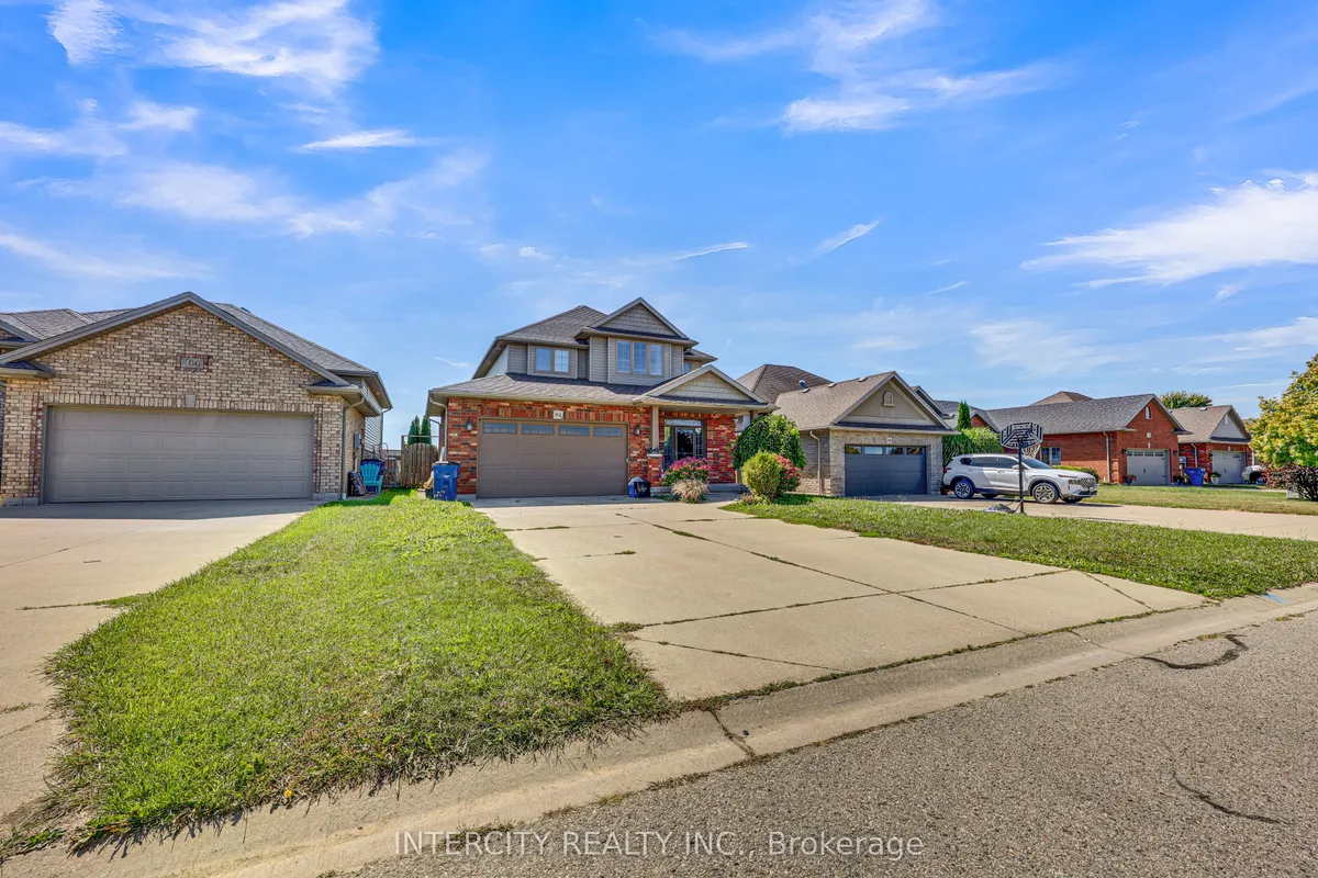 82 Molengraaf Way, ON N7M 0A2