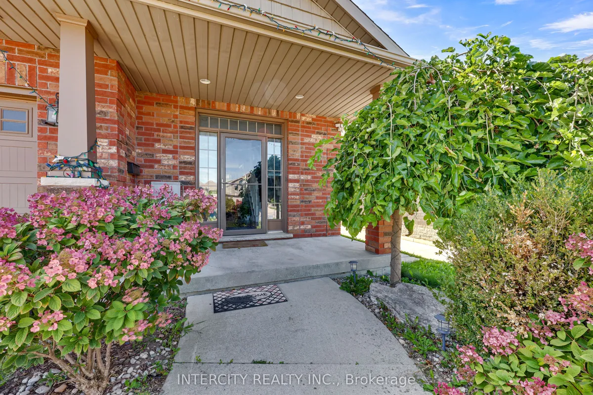 82 Molengraaf Way, ON N7M 0A2