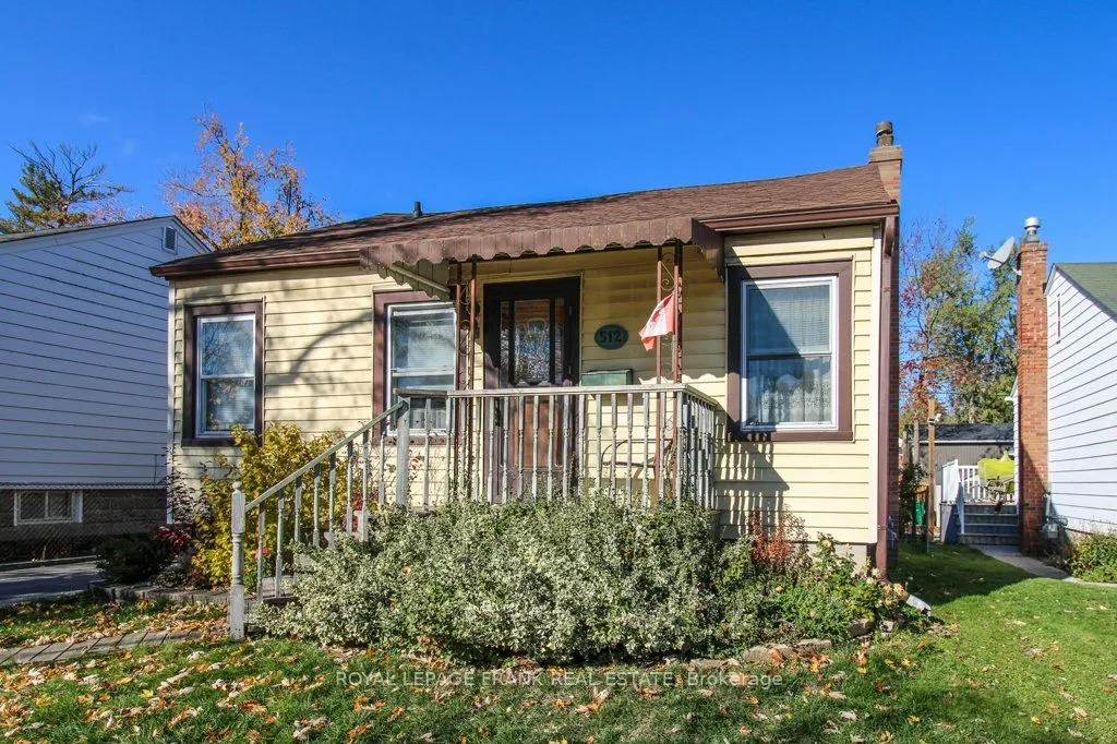 512 Glengarry Avenue, ON K9H 4Y4