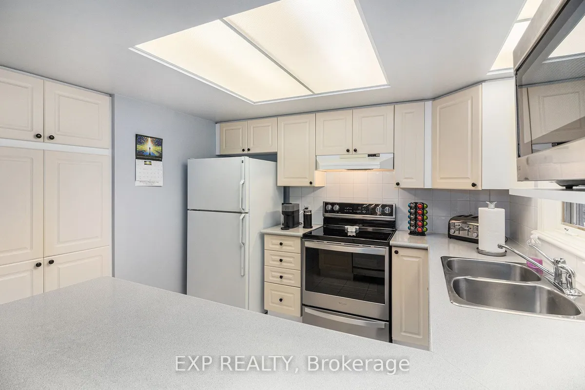 7 Forestglade Crescent, ON K1G 5X3