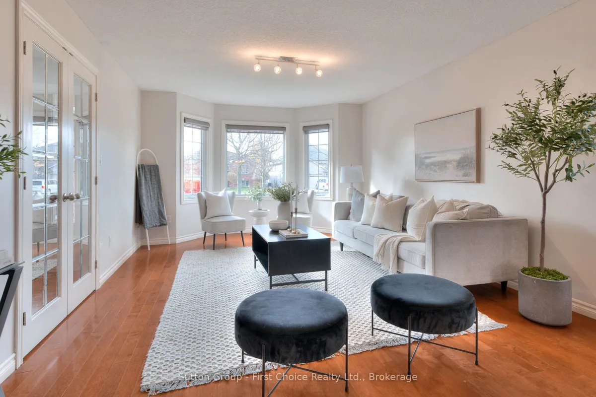 91 Lightbourne Avenue, ON N4Z 1C8