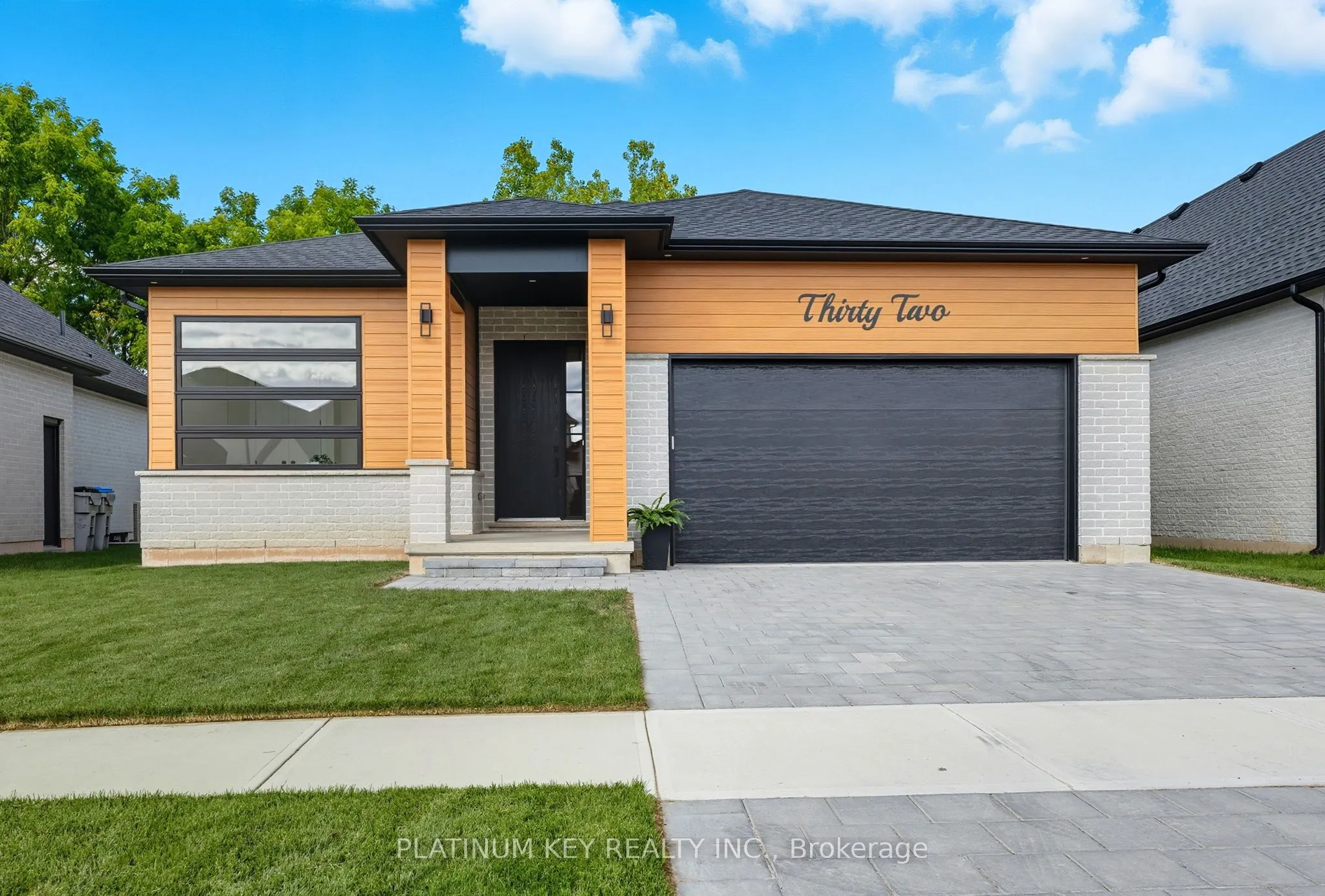 32 BRISCOE Crescent, ON N7G 4E2