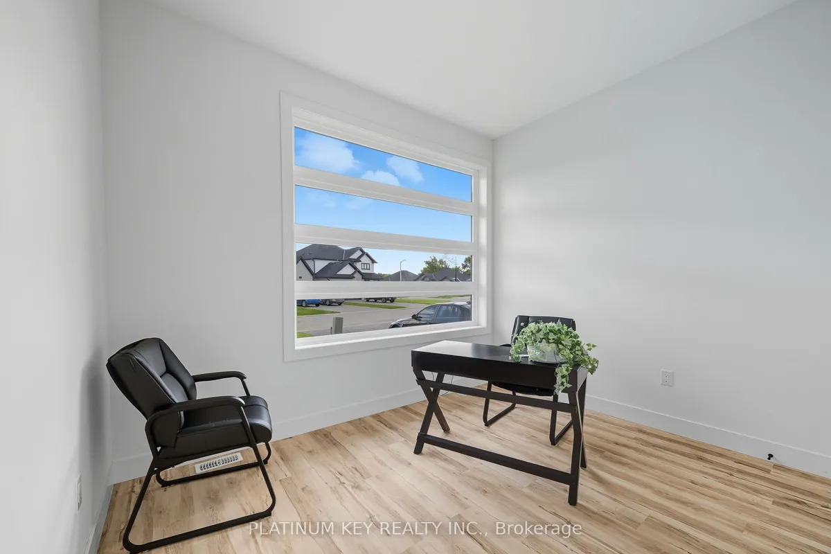 32 BRISCOE Crescent, ON N7G 4E2