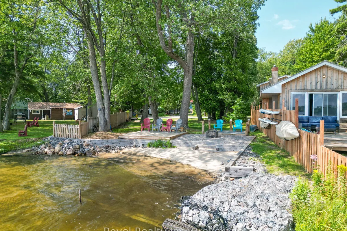 120-121 Mowat Crescent, ON P1A 1R5