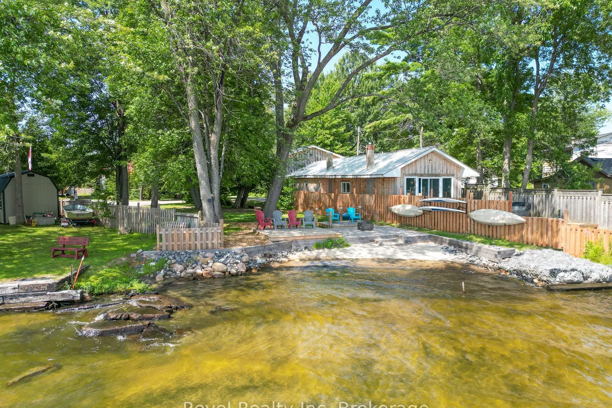 120-121 Mowat Crescent, ON P1A 1R5