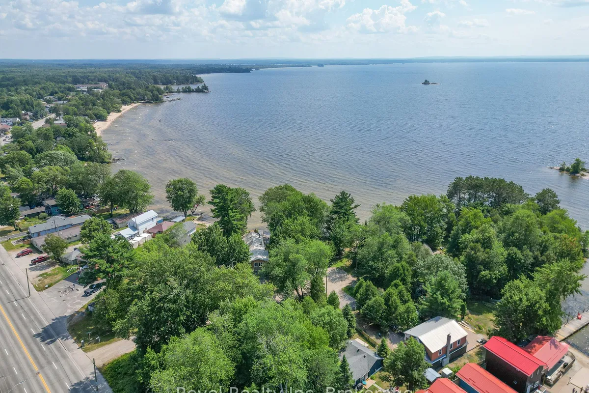 120-121 Mowat Crescent, ON P1A 1R5