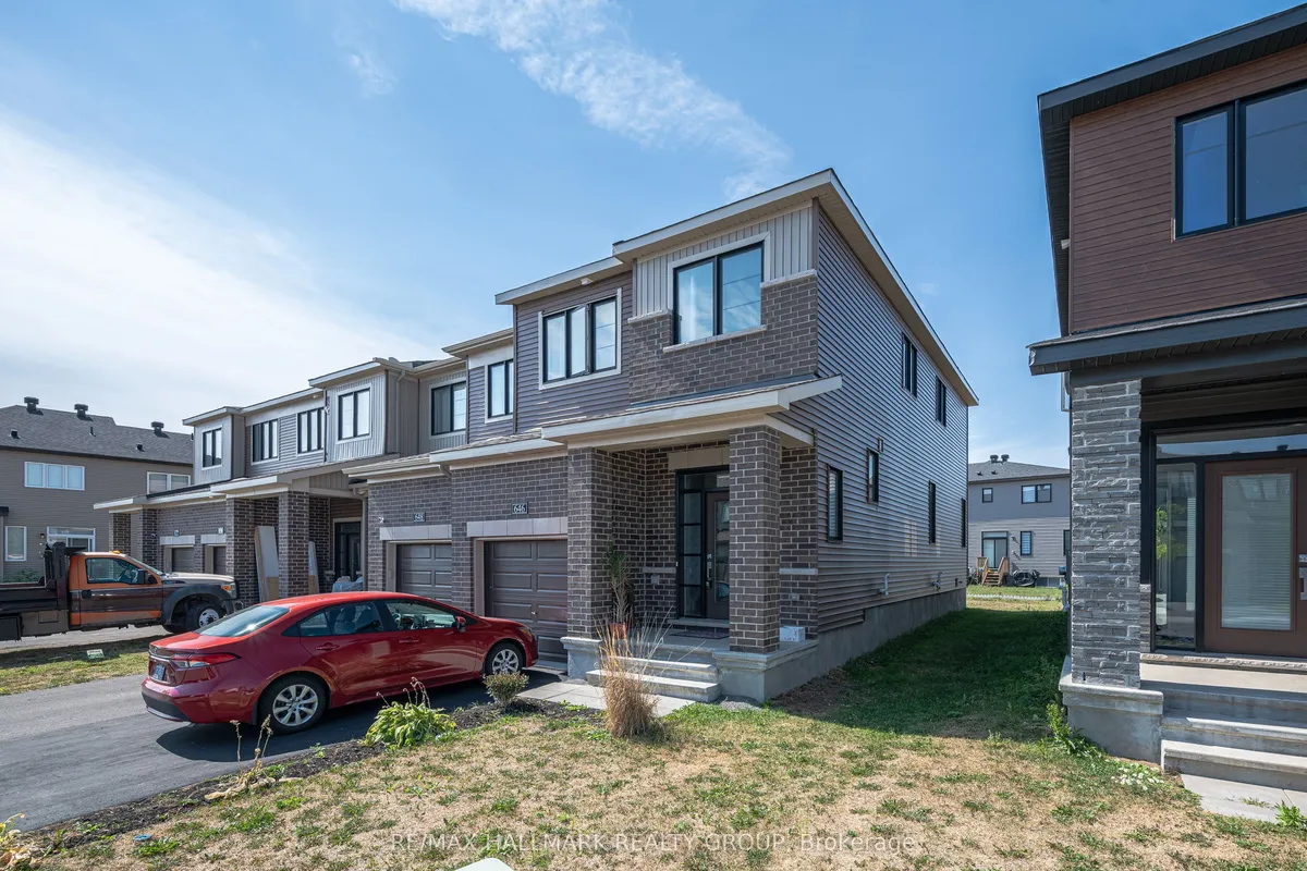 646 HAMSA Street, ON K2J 6Z7