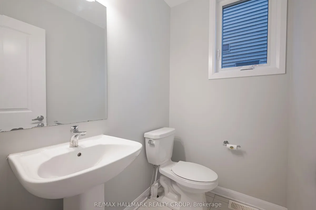 646 HAMSA Street, ON K2J 6Z7